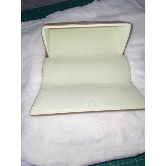 Burberry Brown Case for Glasses or sunglasses - Picture 9 of 10